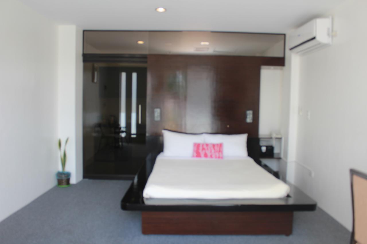 Be-Ing Suites Davao Exterior photo