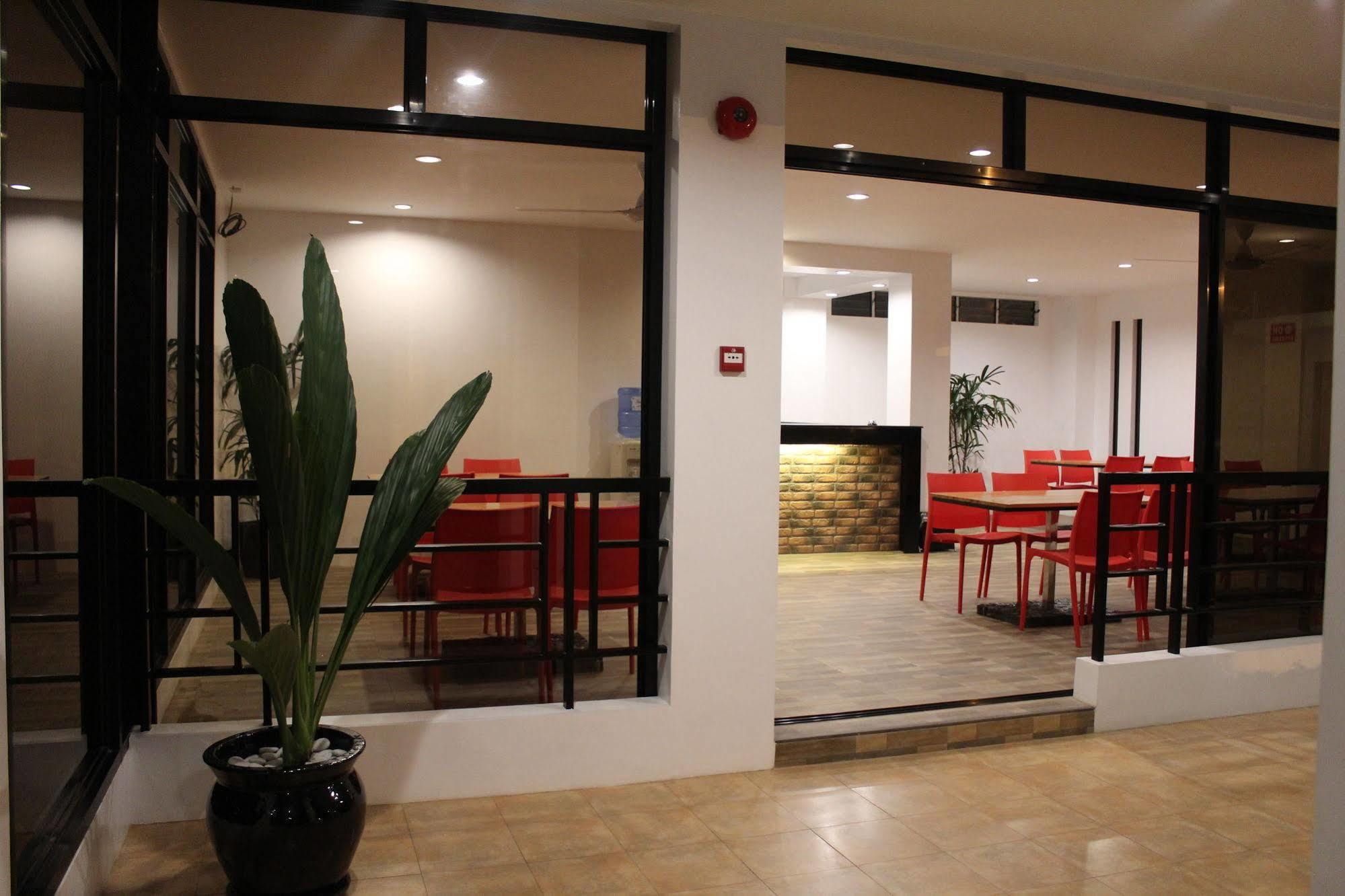 Be-Ing Suites Davao Exterior photo