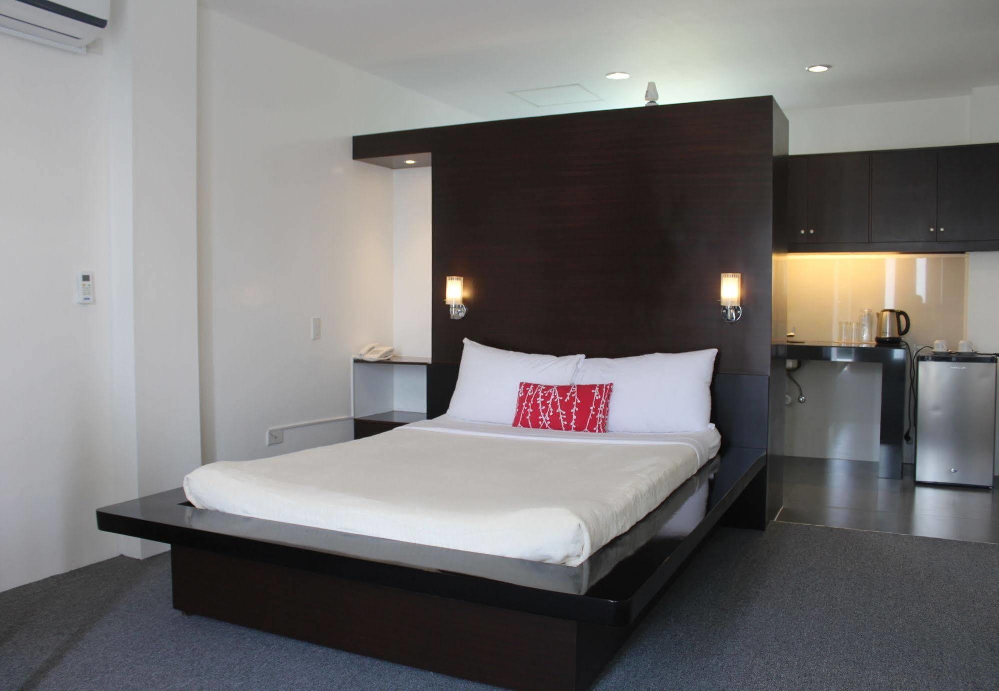Be-Ing Suites Davao Exterior photo
