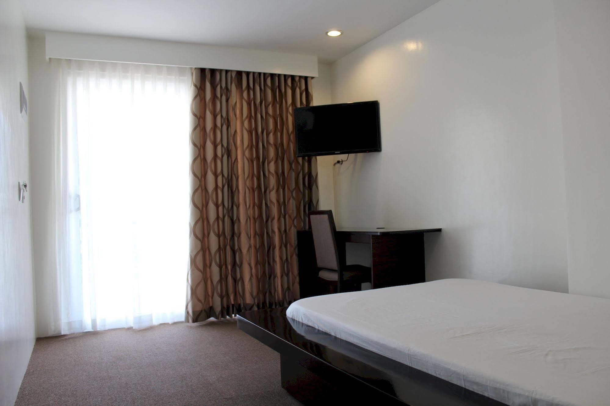 Be-Ing Suites Davao Exterior photo
