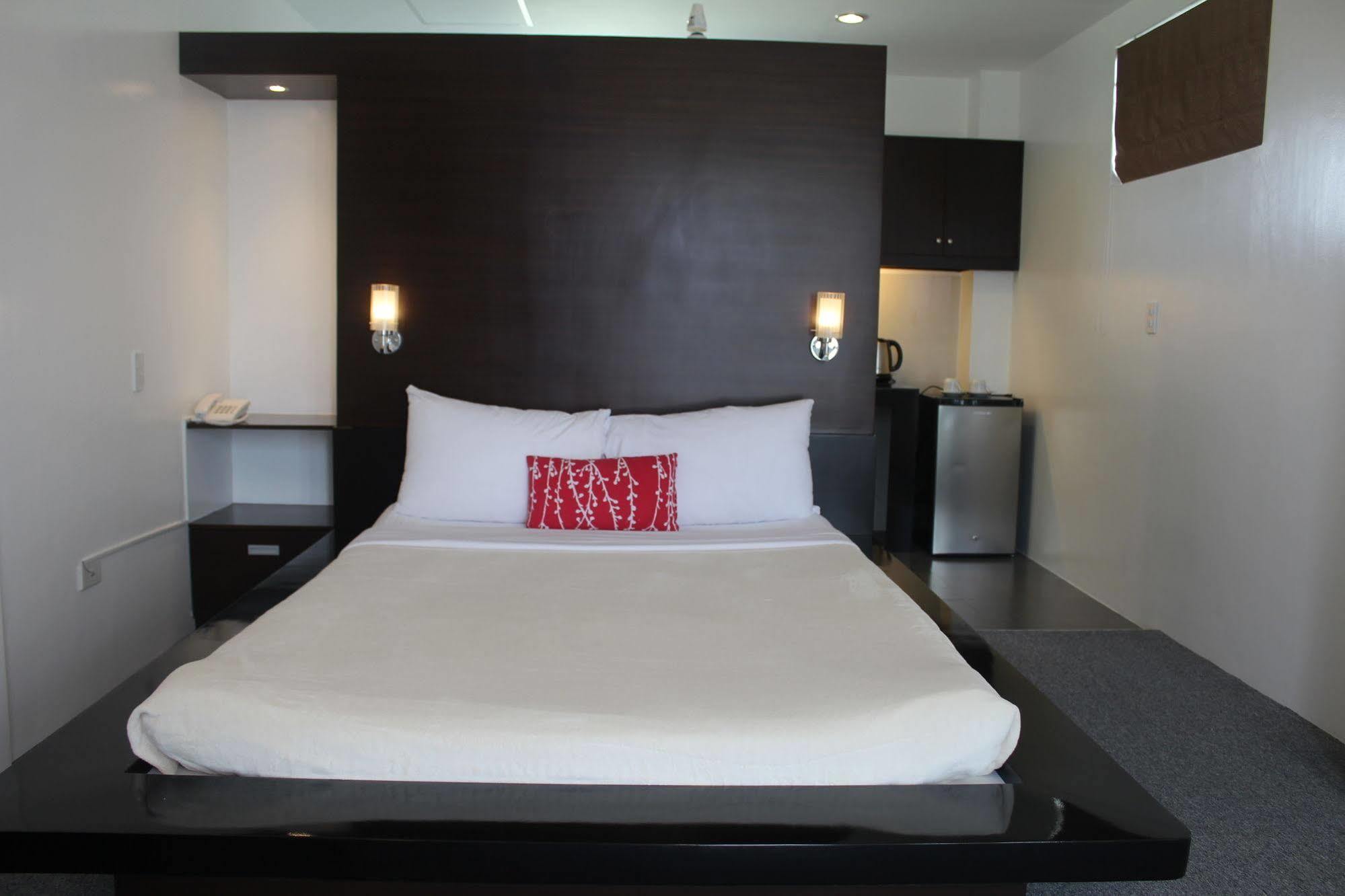 Be-Ing Suites Davao Exterior photo