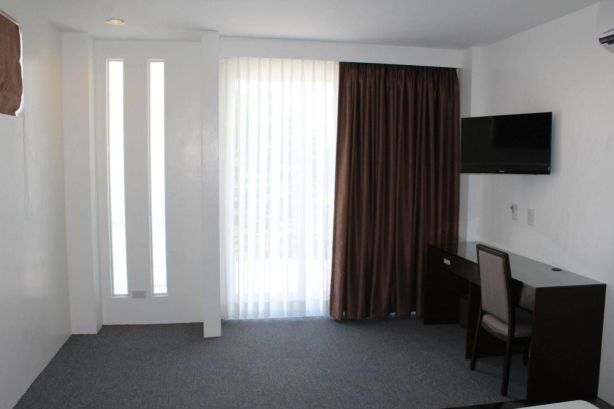 Be-Ing Suites Davao Exterior photo