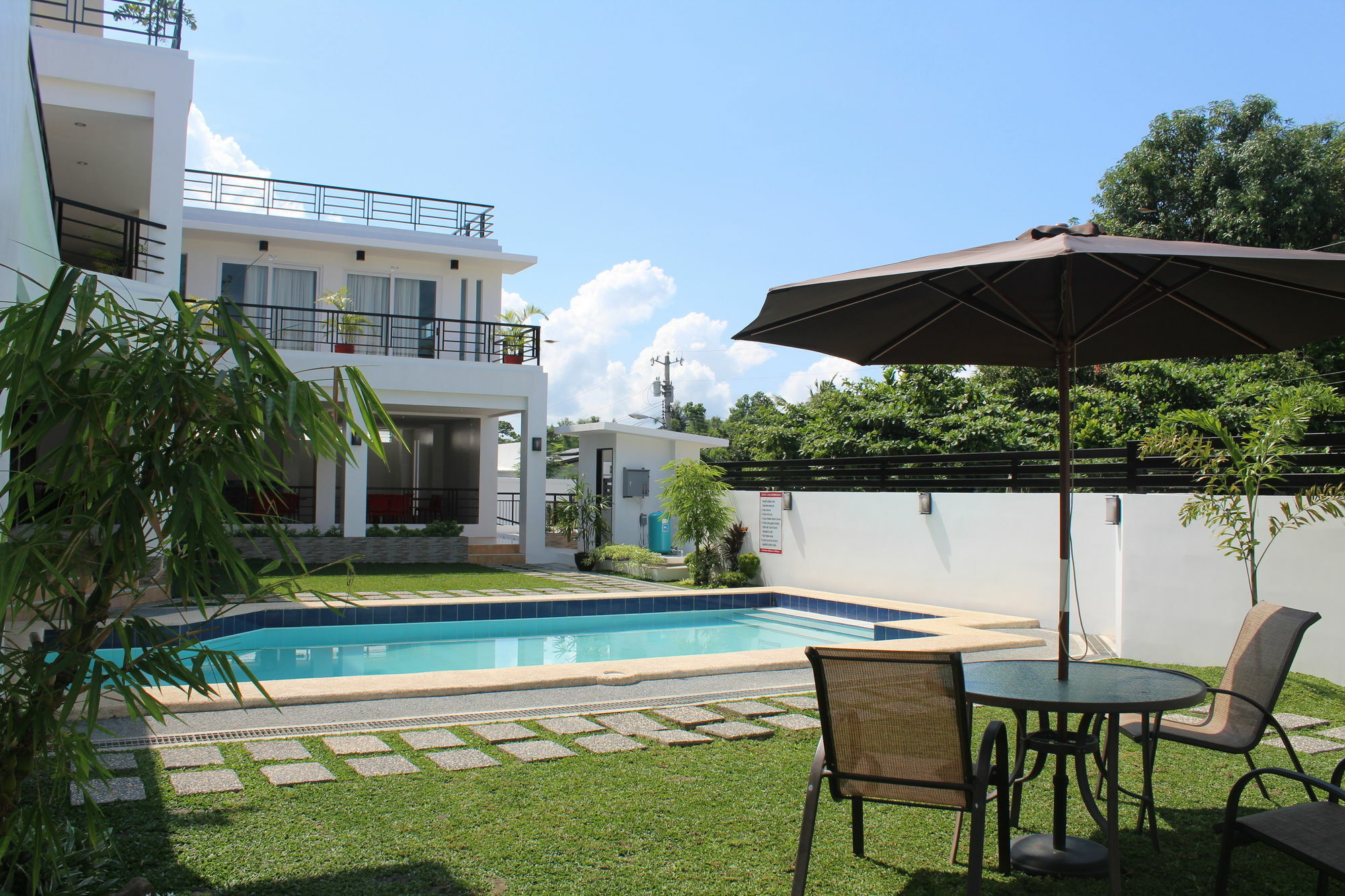 Be-Ing Suites Davao Exterior photo